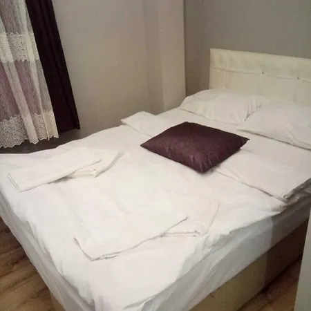 Ezra Taksim