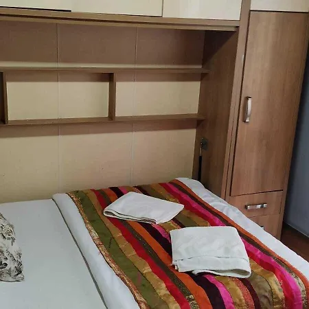 Ezra Taksim Apartament *